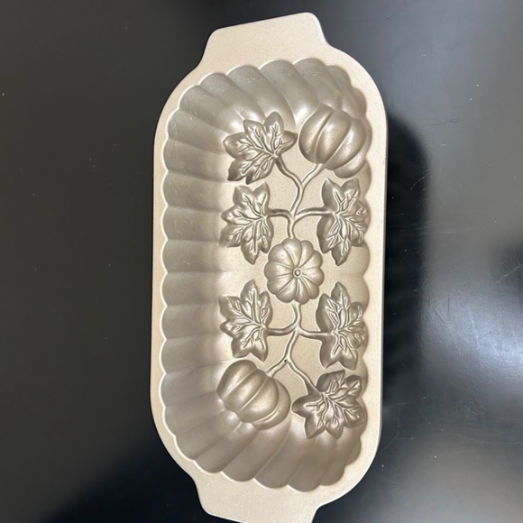 Vintage Nordic Ware Pumpkin Loaf Pan Fall Baking Loaf Pan. NWOT - Picture 2 of 6